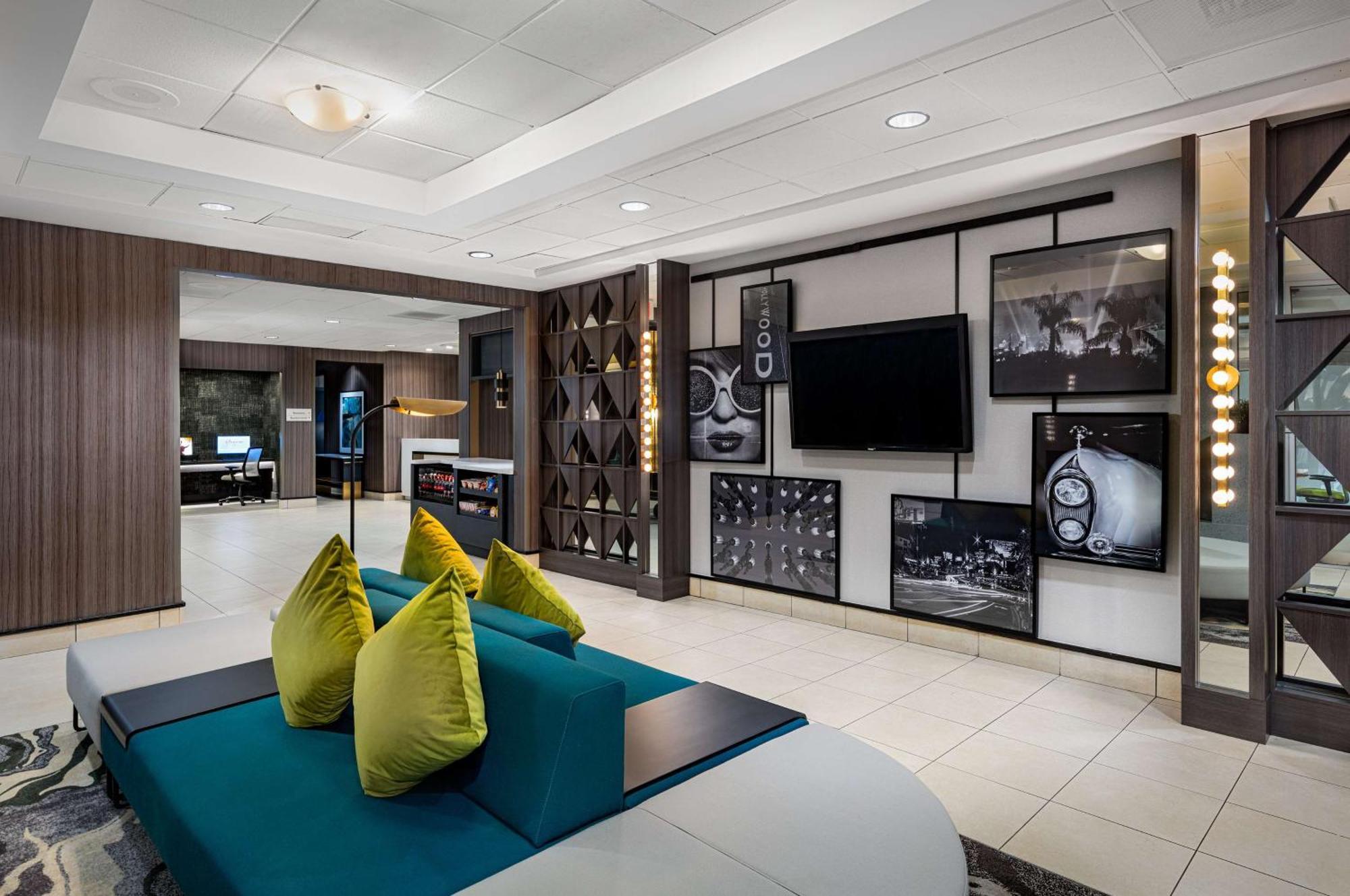 Hilton Garden Inn Los Angeles / Hollywood מראה חיצוני תמונה