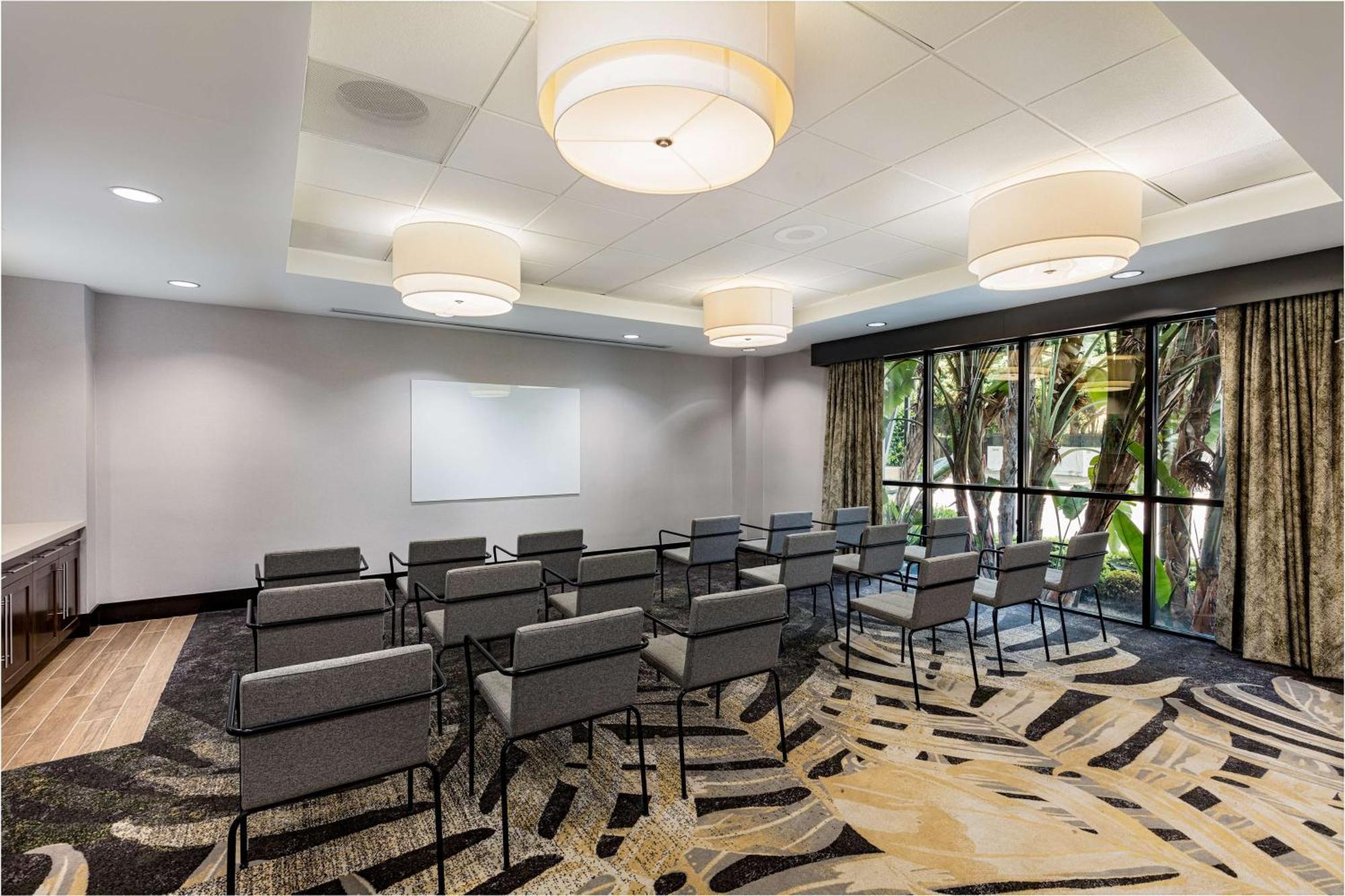 Hilton Garden Inn Los Angeles / Hollywood מראה חיצוני תמונה