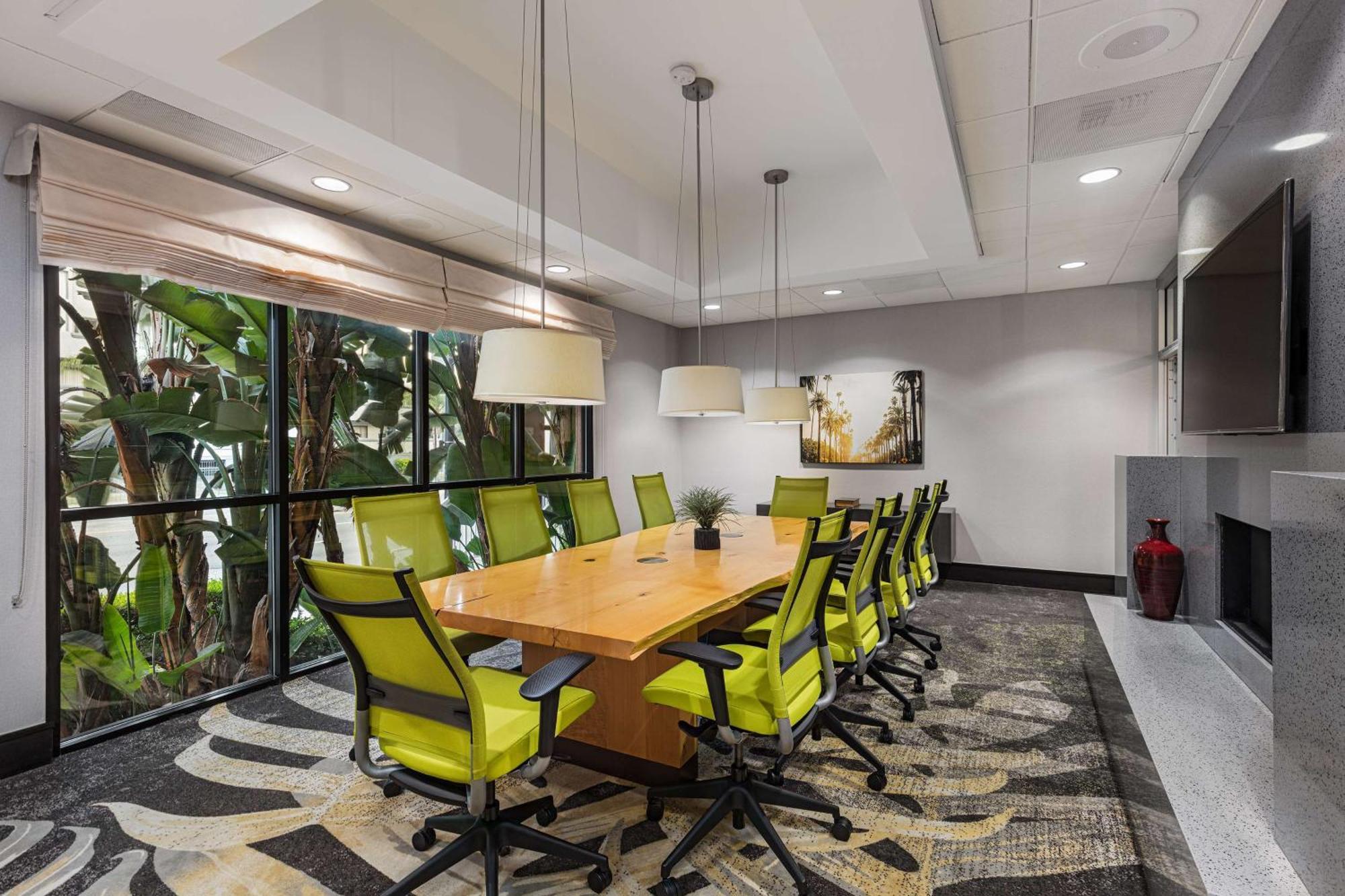 Hilton Garden Inn Los Angeles / Hollywood מראה חיצוני תמונה