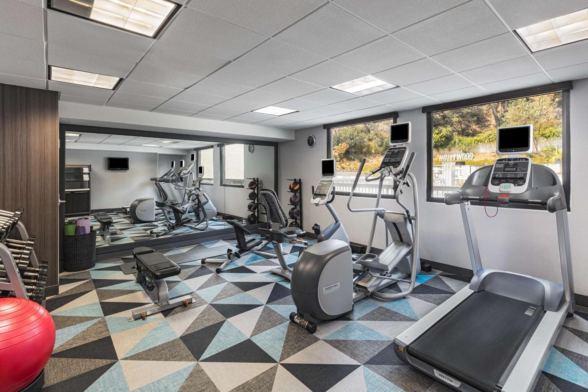 Hilton Garden Inn Los Angeles / Hollywood מראה חיצוני תמונה